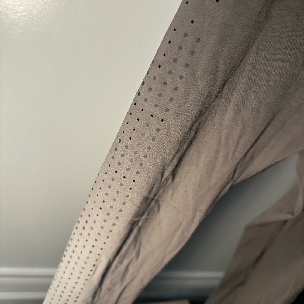 Lululemon Reflective Leggings - Picture 4 of 5